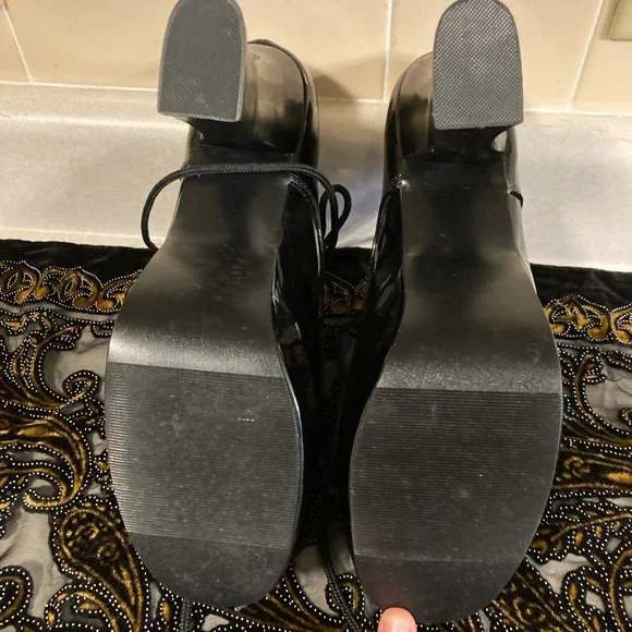 Women’s Vintage Demonia black platform “patent leather” (faux) lace-up shoes - Picture 4 of 4